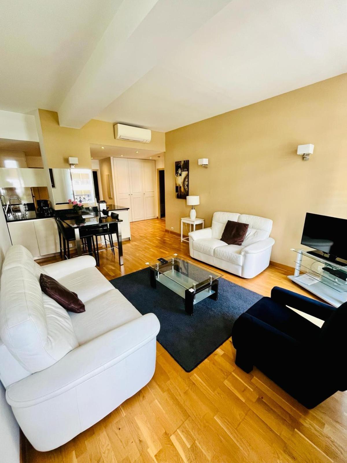 Apartmán Golden Triangle 2Br/2Ba Cannes Exteriér fotografie