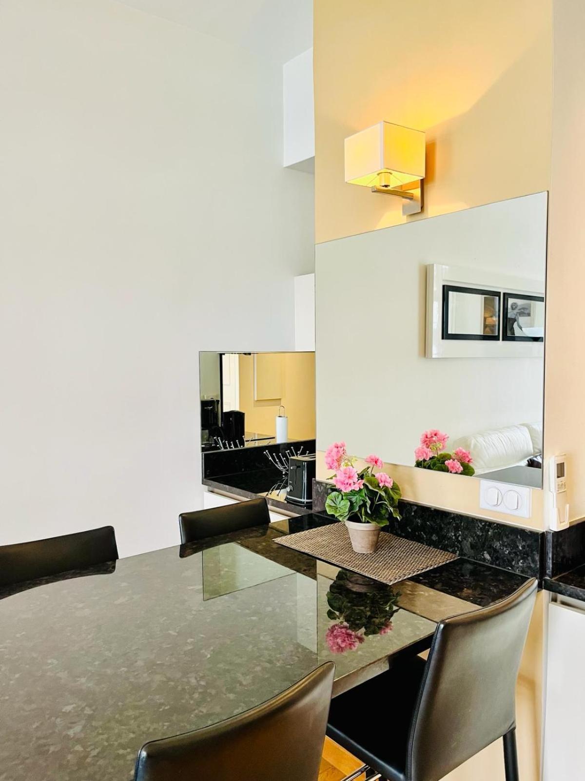 Apartmán Golden Triangle 2Br/2Ba Cannes Exteriér fotografie